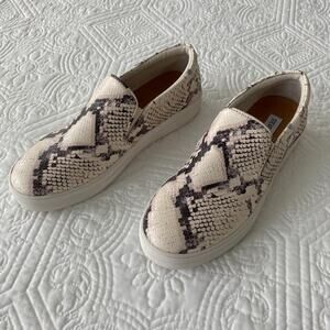 Steve Madden Gills Cream Snakeskin Slip On Shoes 9